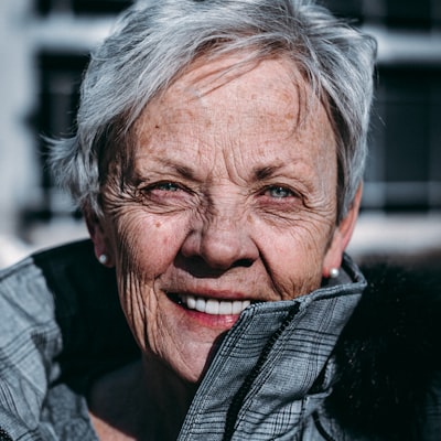 Frau Schmidt, Mitglied der Charlotte